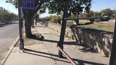 Cuarto d&iacute;a sin transporte urbano de pasajeros