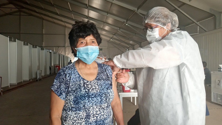 Este martes se vacuna con segunda dosis de Sputnik-V a mayores de 60 a&ntilde;os