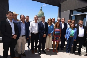 Ra&uacute;l Jorge junto a mandatarios municipales de todo el pa&iacute;s abordaron la crisis del transporte p&uacute;blico