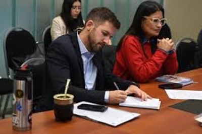 &ldquo;Luz y agua: presentan un plan para ayudar a familias y comercios&rdquo;