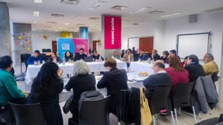 Nueva mesa de di&aacute;logo junto a gremios de la educaci&oacute;n