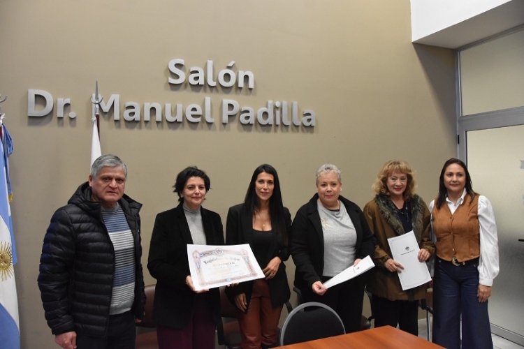 Asuntos Sociales trat&oacute; el proyecto para personas pr&oacute;ximas a jubilarse y reconoci&oacute; a referentes de un programa oncol&oacute;gico