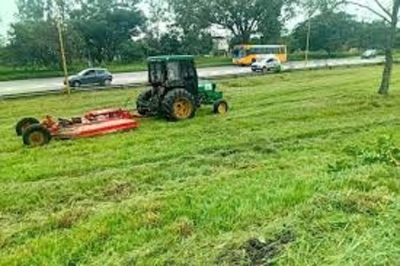 Vialidad Provincial, presente para desmalezar rutas nacionales