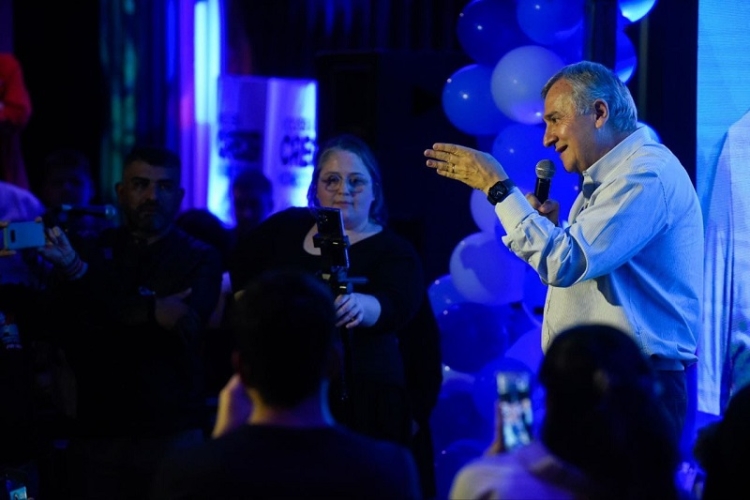 &ldquo;Tenemos que darle una paliza en las urnas a los que se dieron vuelta, se vendieron y se entregaron&rdquo;, alent&oacute; Morales en Arroyito