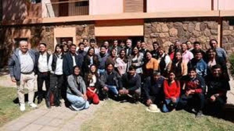 El gobernador Sadir encabez&oacute; un encuentro de gesti&oacute;n con jefes comunales de Quebrada y Puna