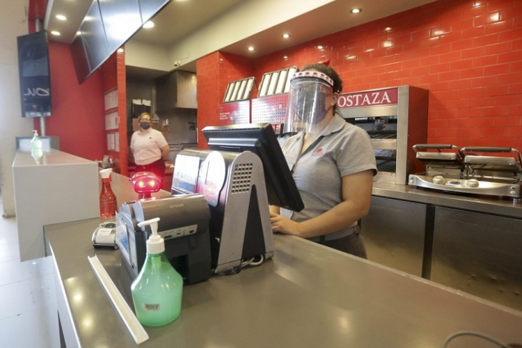 Apertura de locales gastron&oacute;micos: se respetar&aacute; la terminaci&oacute;n del dni