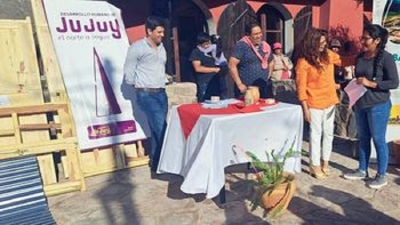 Ayuda social a familias de Tumbaya