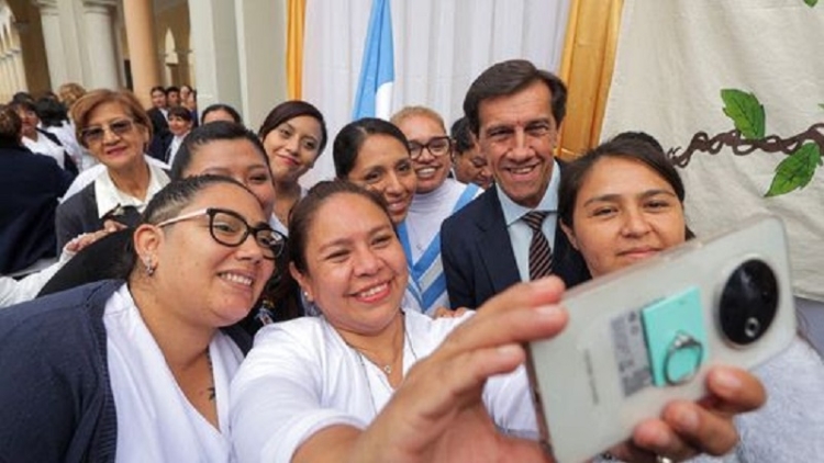 Sadir encabez&oacute; el acto por el D&iacute;a Internacional de la Enfermer&iacute;a