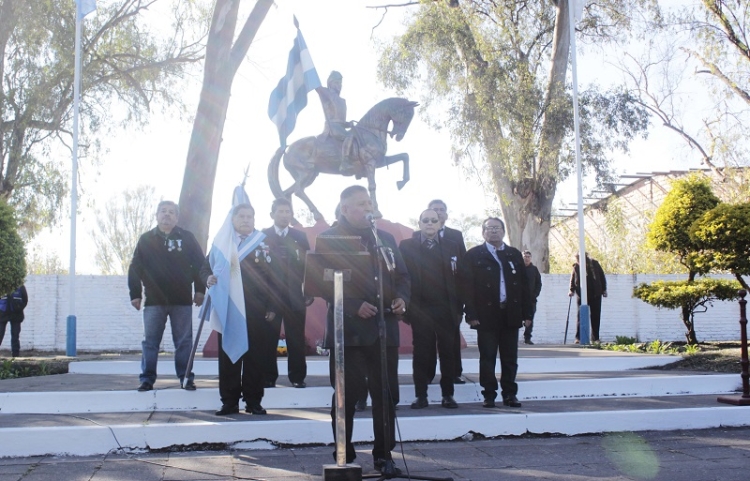 Excombatientes de Malvinas tomaron promesa a la bandera, a m&aacute;s de 500 alumnos de 17 escuelas de Palpal&aacute;