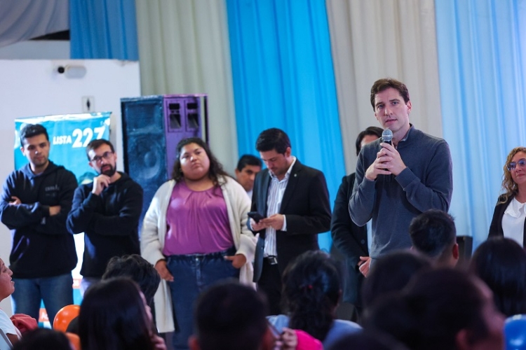 Perico: Morone particip&oacute; de la presentaci&oacute;n de candidatos de Cruzada Renovadora