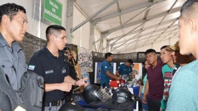La Expo Educativa Interfuerza ofreci&oacute; orientaci&oacute;n acad&eacute;mica para los estudiantes