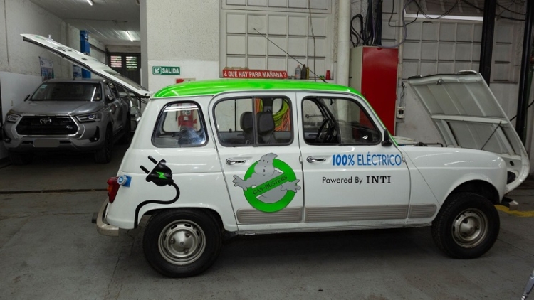 Junto con el INTI, la pyme CVA presenta el primer laboratorio m&oacute;vil de VTV para veh&iacute;culos el&eacute;ctricos y gana mercados internacionales