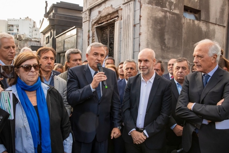 Morales: "Alfons&iacute;n nos convocar&iacute;a a ser reflexivos y responsables ante las urgencias de los argentinos"