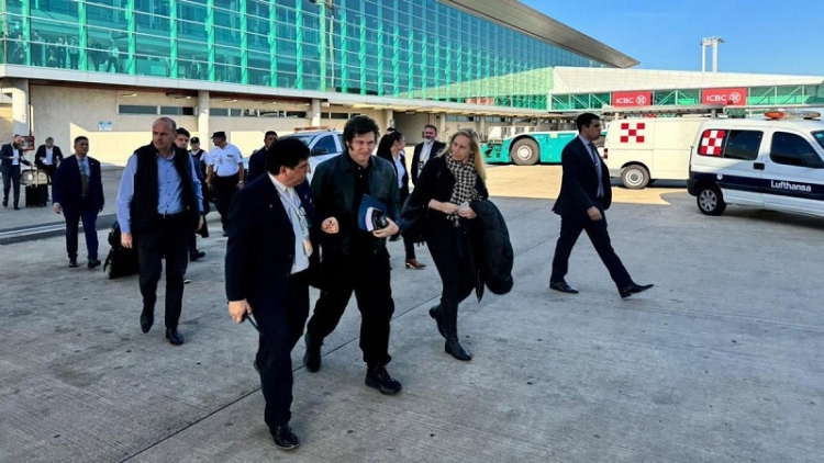 Milei viaj&oacute; a Davos para participar del Foro Econ&oacute;mico Mundial y reunirse con autoridades del FMI