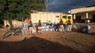 Decomisaron un cargamento con casi mil kilos de hojas de coca