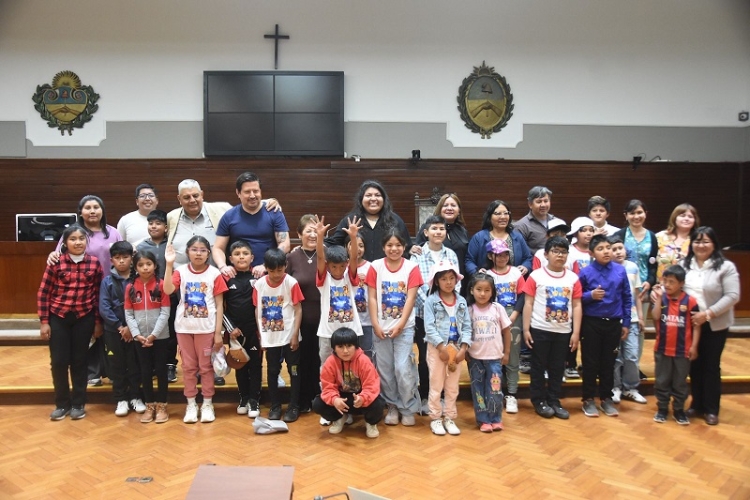 La Legislatura recibi&oacute; a alumnos de escuelas de Huacalera y Rinconadillas en el marco de visitas educativas