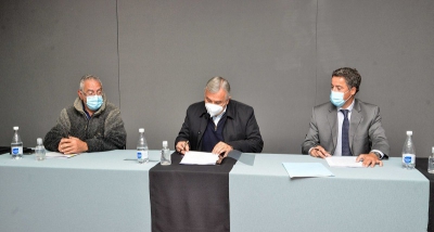 Se acord&oacute; el comodato del hospital de Mina El Aguilar al Estado provincial