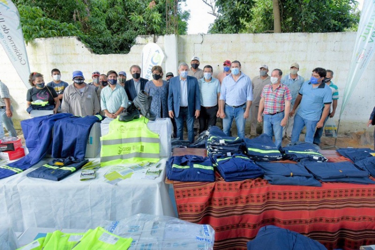 Entrega de recursos para la gesti&oacute;n de residuos de municipios y comisiones municipales