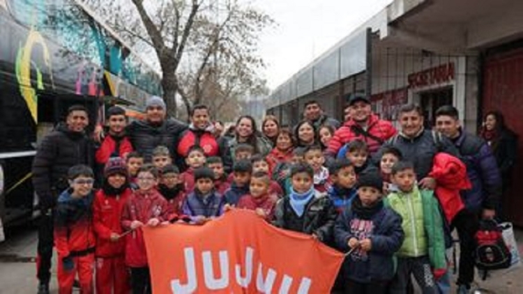 Delegaci&oacute;n juje&ntilde;a rumbo a Misiones