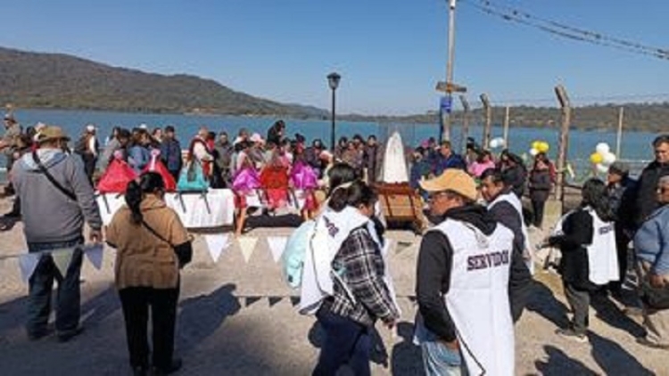 Multitudinaria peregrinaci&oacute;n en honor a Nuestra Se&ntilde;ora del Carmen