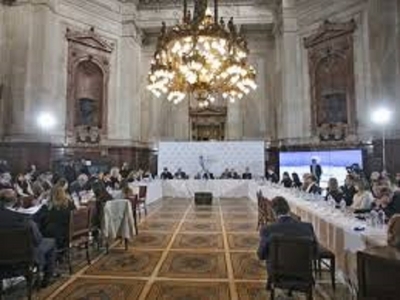 Ley de Bases y paquete fiscal: el oficialismo intentar&aacute; concretar el dictamen esta semana