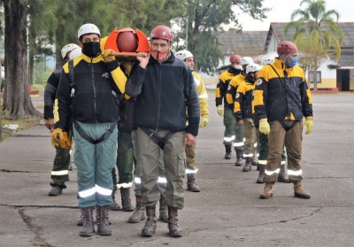 Brigadistas se capacitan en b&uacute;squeda y rescate en monta&ntilde;a