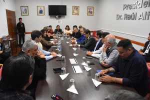 El Gobernador Carlos Sadir y el Vicegobernador Alberto Bernis impulsan agenda legislativa con el bloque oficialista