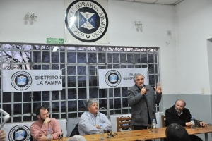 &ldquo;El campo no puede ser la salvaci&oacute;n&rdquo;, enfatiz&oacute; Morales en la Federaci&oacute;n Agraria de La Pampa