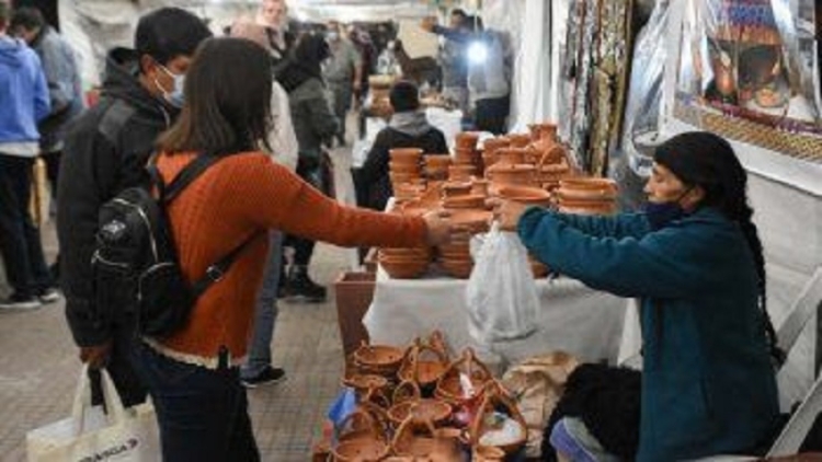 Continua con &eacute;xitos la 1&deg; Feria Provincial del Mercado Artesanal