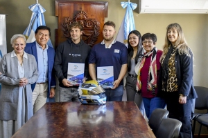 Concejales reconocieron la trayectoria de dos pilotos juje&ntilde;os que compiten a nivel nacional