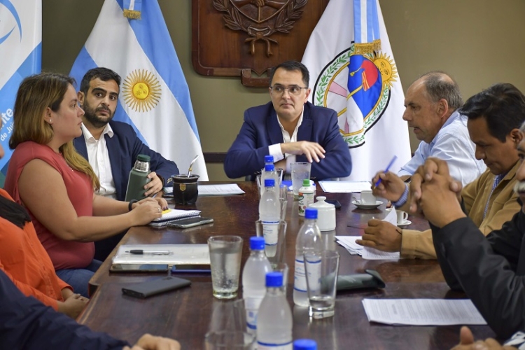 Analizan un proyecto referido a regular la manipulaci&oacute;n en el uso de tarjetas de cr&eacute;dito y d&eacute;bito