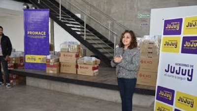 Equipamiento Tecnol&oacute;gico: Entregaron 195 PC de escritorio a escuelas de la provincia
