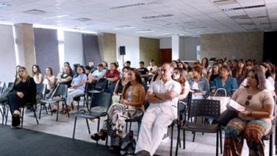 Capacitan a equipos t&eacute;cnicos y operadores de l&iacute;neas de asistencia y emergencia