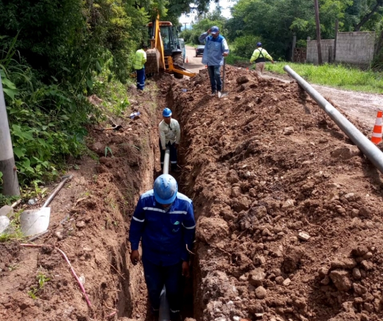 Importante obra de interconexi&oacute;n en la red de agua potable est&aacute; en marcha en El Ceibal