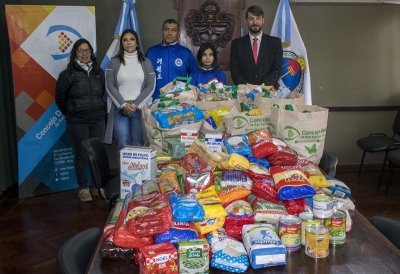 Entregaron alimentos no perecederos recaudados en torneo interprovincial de taekwon-do