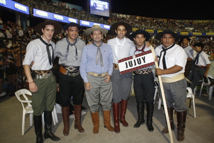 Jinetes juje&ntilde;os mostraron toda su destreza en jes&uacute;s mar&iacute;a