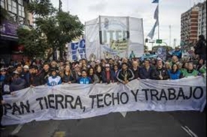 La CGT, las CTA y los movimientos sociales se unen en una masiva marcha contra el Gobierno