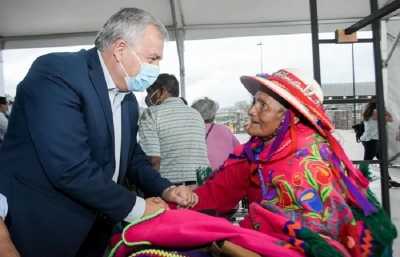El Gobernador felicit&oacute; a las mujeres emprendedoras de los altos valles
