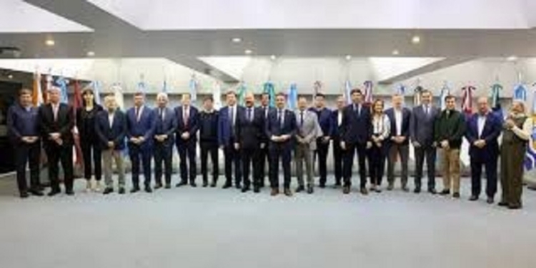 Gobernadores se reunir&aacute;n en el CFI preocupados por el derrumbe de la coparticipaci&oacute;n federal