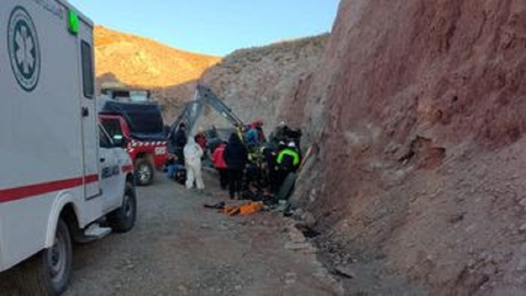 Cortes de ruta obstaculizaron rescate de un camionero accidentado en Susques