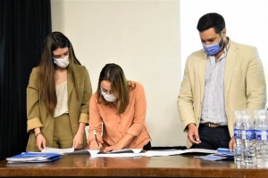 Salud firm&oacute; convenio de trabajo con 18 municipios
