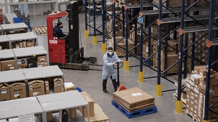 Las grandes empresas podr&aacute;n disponer del 20% de las divisas obtenidas por exportaciones