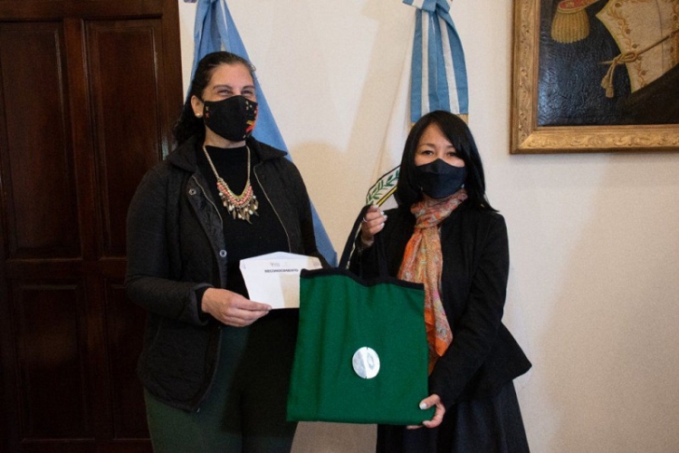 Reconocimiento a Mujeres Escritoras