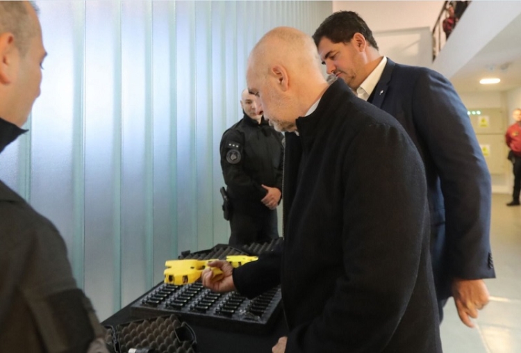 Rodr&iacute;guez Larreta anunci&oacute; que en junio comienzan a funcionar las pistolas Taser