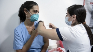Comenz&oacute; en todo el pa&iacute;s el plan nacional de vacunaci&oacute;n contra el coronavirus