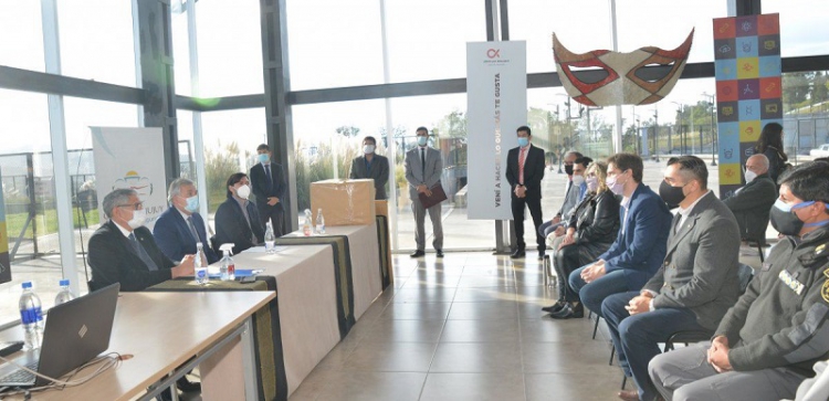 Morales encabez&oacute; la apertura de sobres para la construcci&oacute;n de la nueva c&aacute;rcel en Chalic&aacute;n