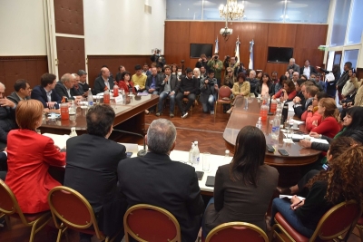 La legislatura recibi&oacute; a 21 partidos pol&iacute;ticos que opinaron sobre la reforma parcial de la constituci&oacute;n