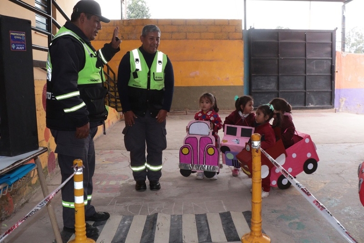 Campa&ntilde;a &ldquo;compromiso vial&rdquo; promueve la responsabilidad vial en las instituciones educativas de Palpal&aacute;
