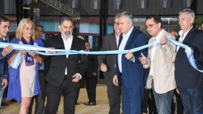 Morales inaugur&oacute; el Alto Multiespacio para expresiones culturales, sociales y deportivas