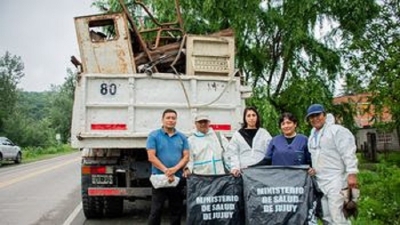 Intenso operativo sanitario de descacharrado en el Gran Jujuy